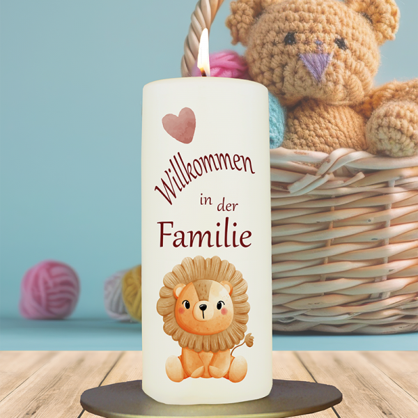Geburtskerze 15x6cm Willkommen in der Familie Löwe