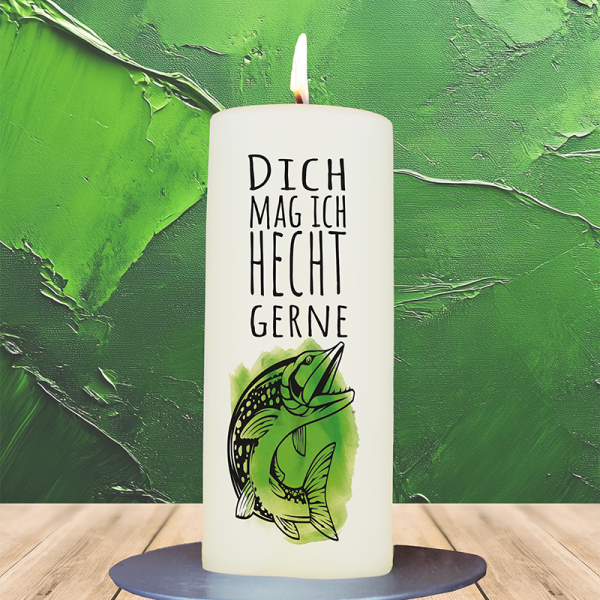 Geschenkkerze 15x6cm  Hecht gerne