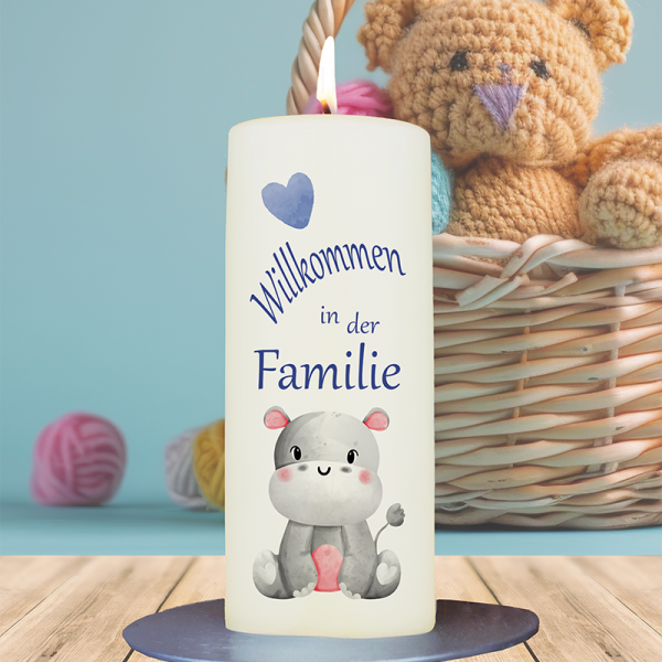 Geburtskerze 15x6cm Willkommen in der Familie Nilpferd