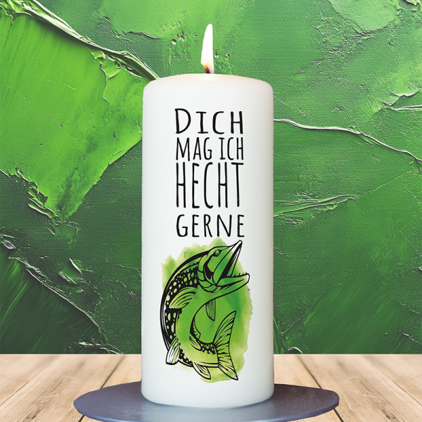 Geschenkkerze 15x6cm  Hecht gerne